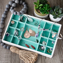 Jewelry storage container
